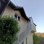 Saraj Heights House דירה