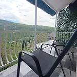 דירה Saraj Heights House