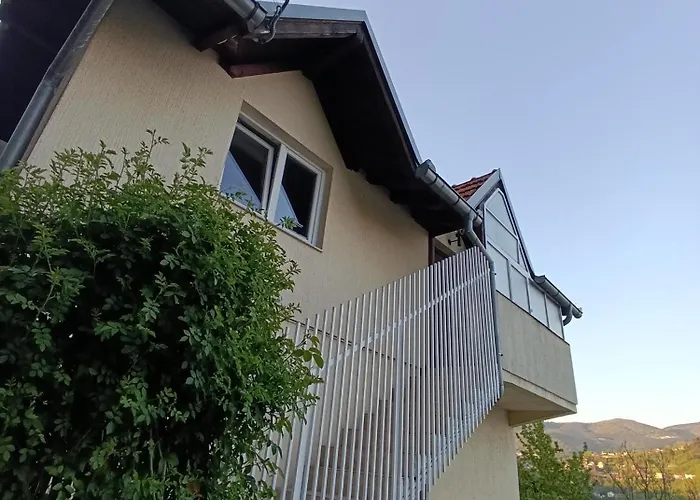 Saraj Heights House شقة