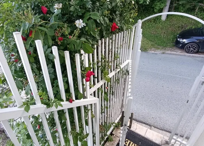 Saraj Heights House شقة *